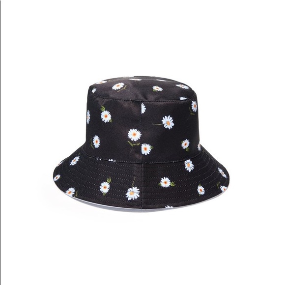 Alice + Olivia Reversible Bucket Hat - Picture 3 of 4